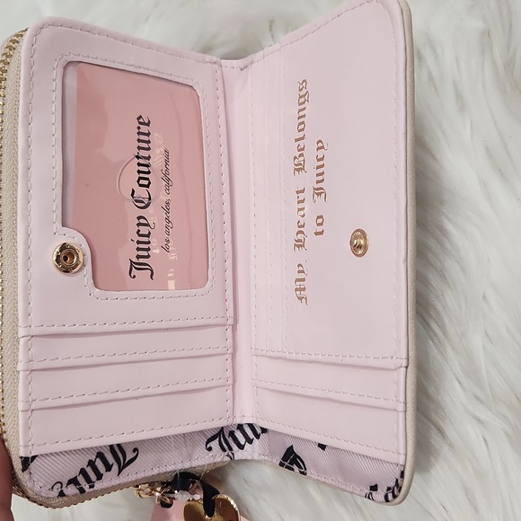Juicy Couture Exclusive Sandstone Rolling On Multicompartment Bifold Wallet - Picture 3 of 6